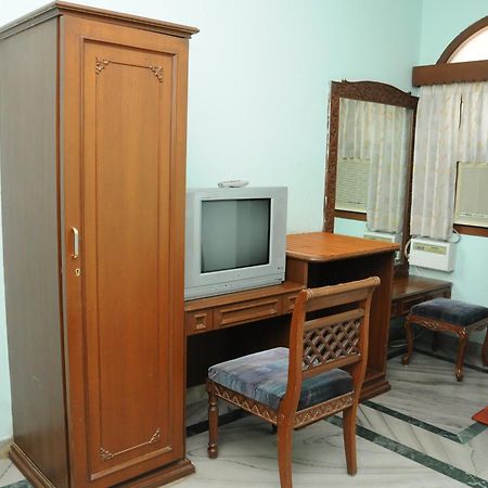 Lloyds Serviced Apartments,Krishna Street,T Nagar Chennai Rom bilde