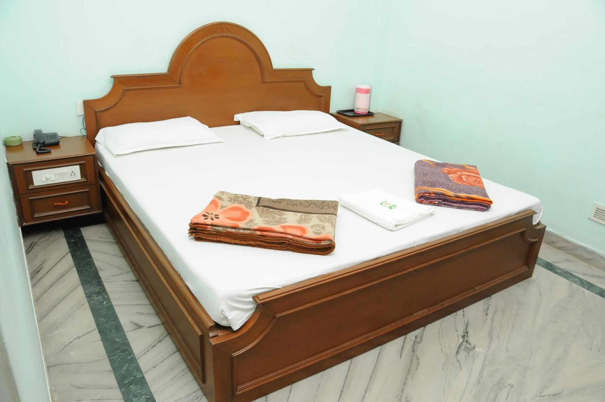 Lloyds Serviced Apartments,Krishna Street,T Nagar Chennai Rom bilde