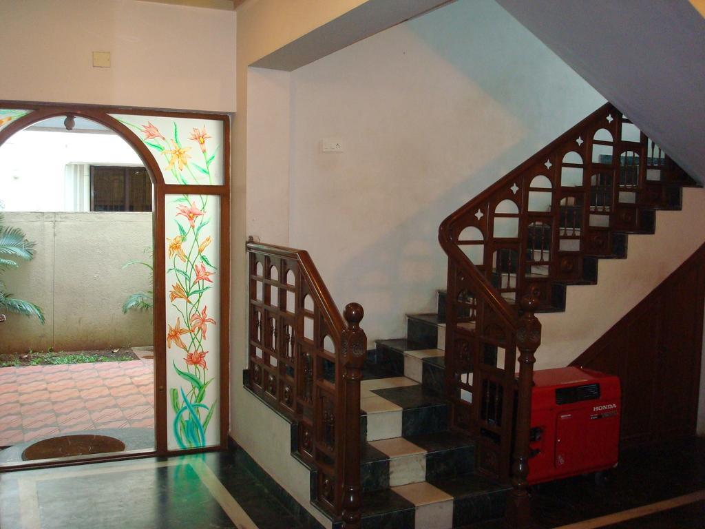 Lloyds Serviced Apartments,Krishna Street,T Nagar Chennai Rom bilde