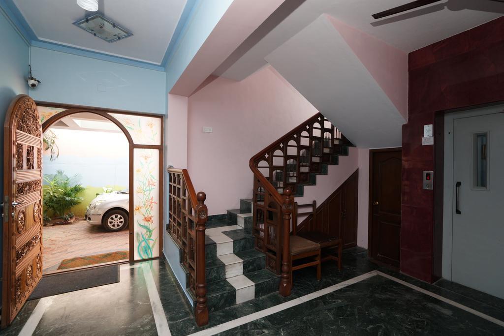 Lloyds Serviced Apartments,Krishna Street,T Nagar Chennai Eksteriør bilde